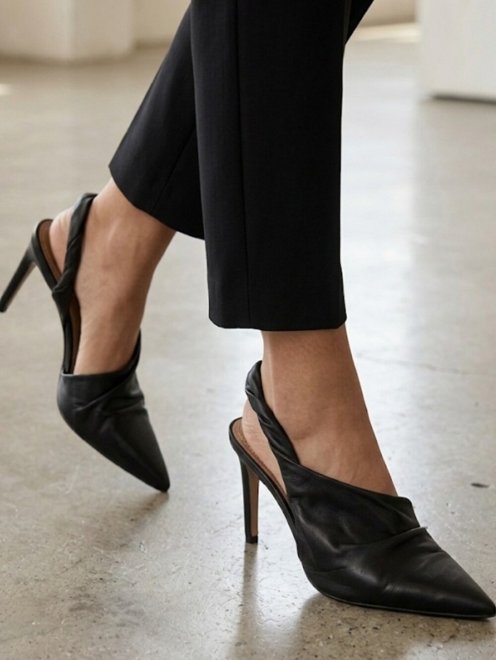 BCBGMAXAZRIA Black Leather Twisted Slingback Pointed Toe Heels Pumps 6.5